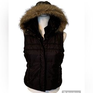 NEW YORK & CO Black Hooded Puffer Vest Size S